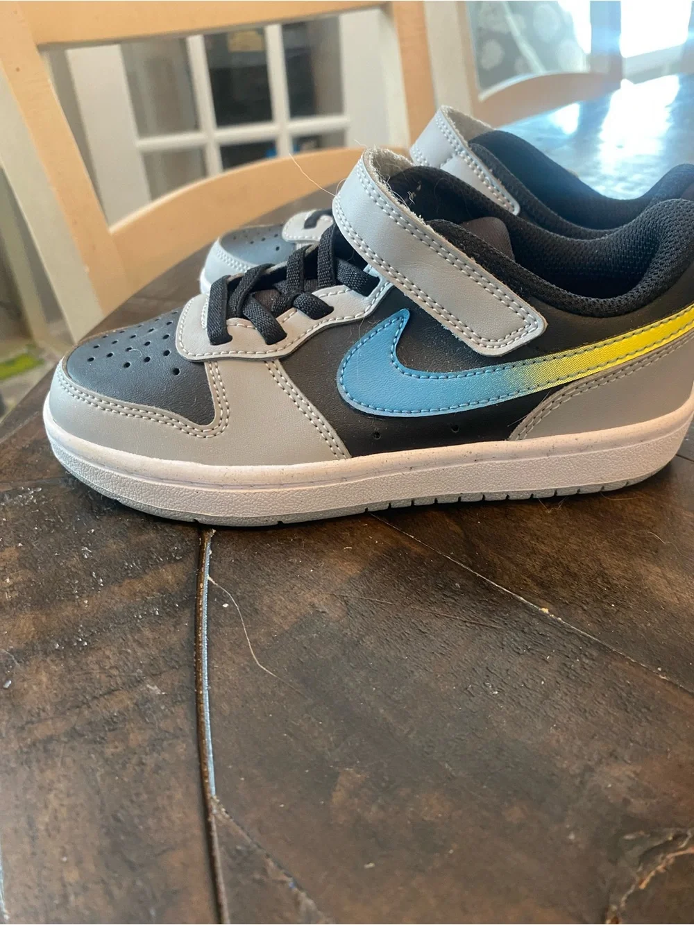 Nike Kids' Low-Top Sneakers in Black, White & Light Blue